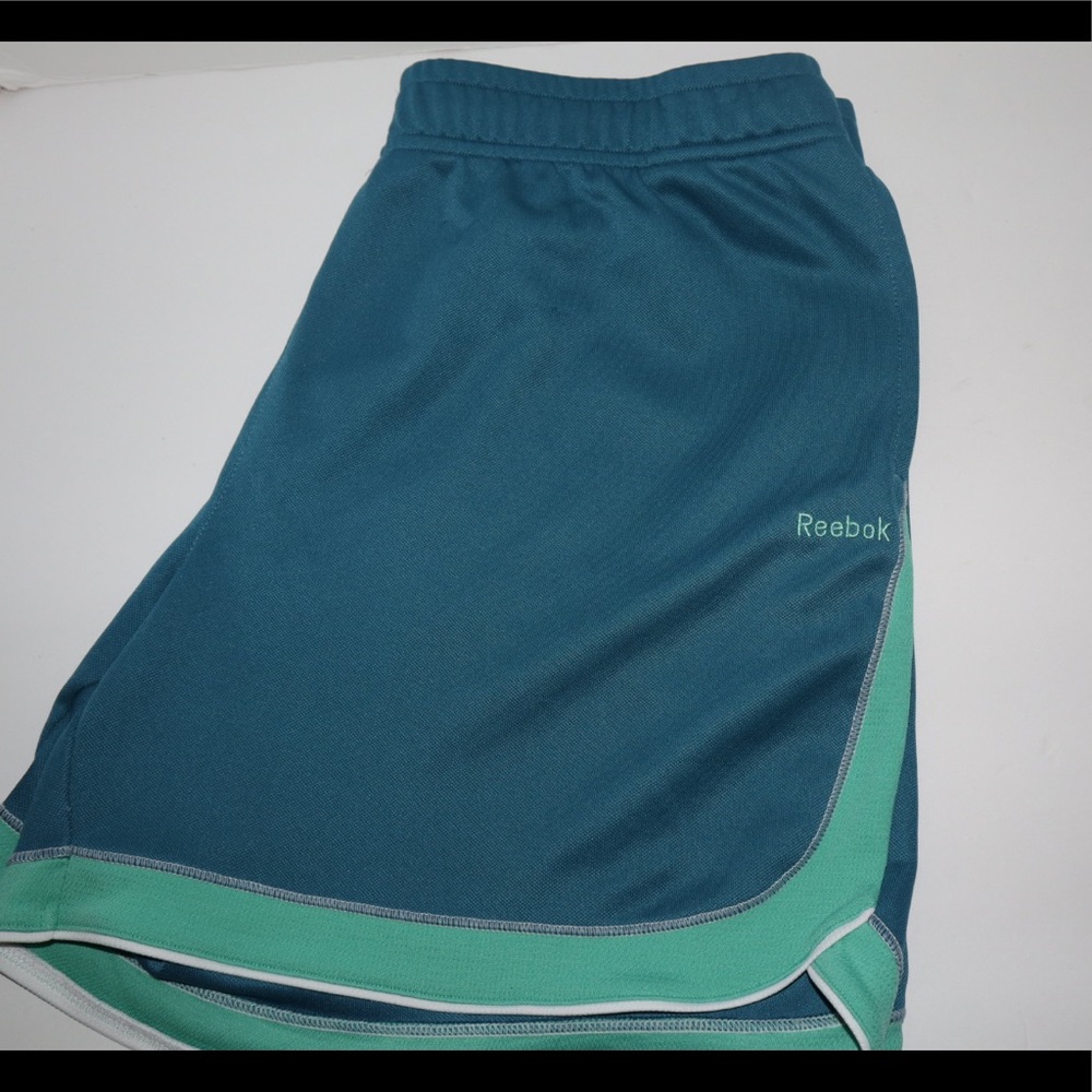 Women Sport Reebok Shorts - Picture 9 of 11